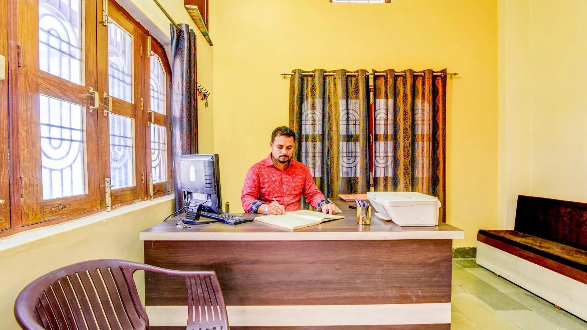 Flagship Usha Guest House Βαρανάσι